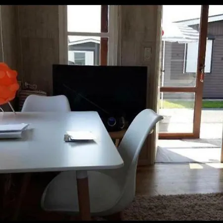 Vacation House Max For 4 Persons, 350 M From The Sea, In Pollentier Park Middelkerke