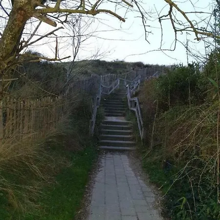 Vacation House Max For 4 Persons, 350 M From The Sea, In Pollentier Park Campsite