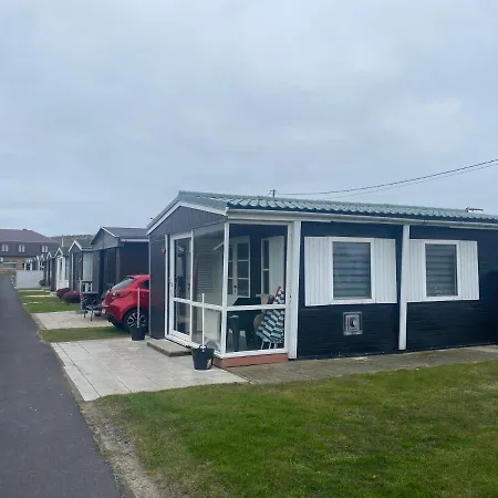 Vacation House Max For 4 Persons, 350 M From The Sea, In Pollentier Park キャンプ場