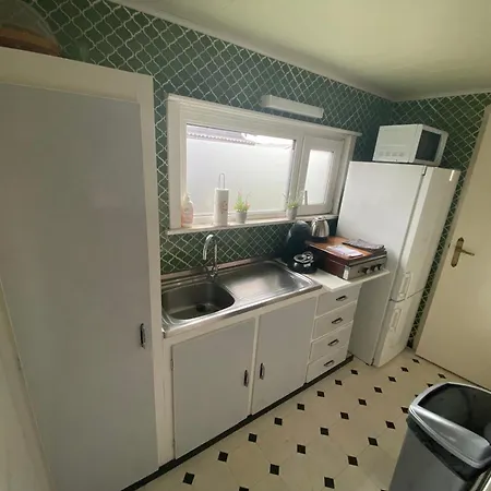 キャンプ場 Vacation House Max For 4 Persons, 350 M From The Sea, In Pollentier Park